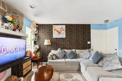 3441 Ivys Walk, Atlanta GA  30340-4042 exterior