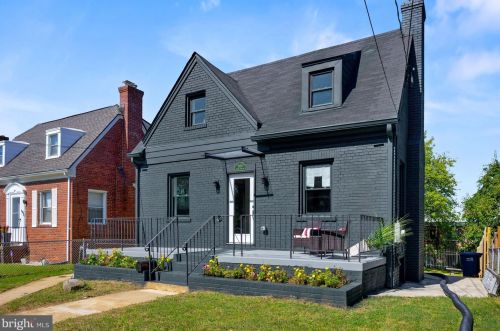 5020 Hanna Pl, Washington DC  20019-5818 exterior