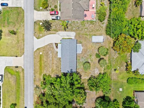 7106 Santa Rosa Pkwy, Fort Pierce, FL 34951-1895