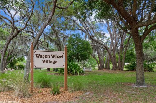 8306 Wagon Wheel Ln, Port Richey FL  34667-2549 exterior