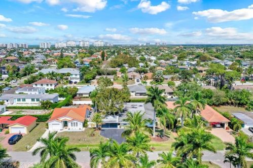 517 100 Ave, Naples FL 34108-2235 exterior