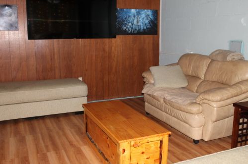 23 Canterbury Rd, Concord NH 03301-5618 exterior