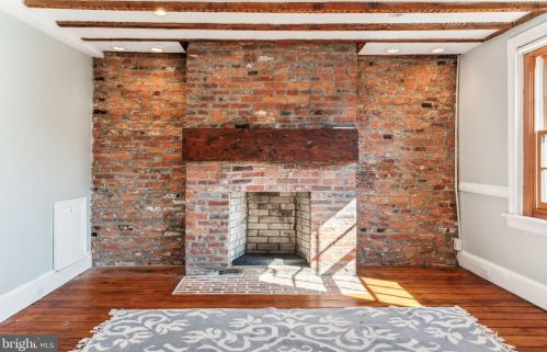 131 Bainbridge St, Philadelphia PA 19147-1810 exterior