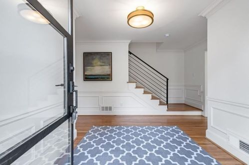 6160 Heards Creek Dr, Atlanta GA  30328-3635 exterior