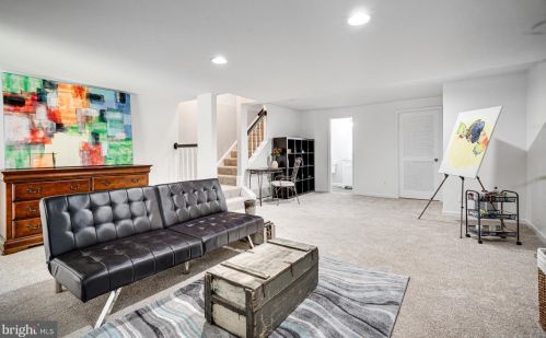 5319 Buxton Ct, Alexandria VA 22315-4760 exterior