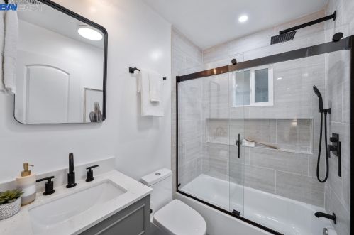 1143 Carey Dr, Concord CA 94520-4337 exterior