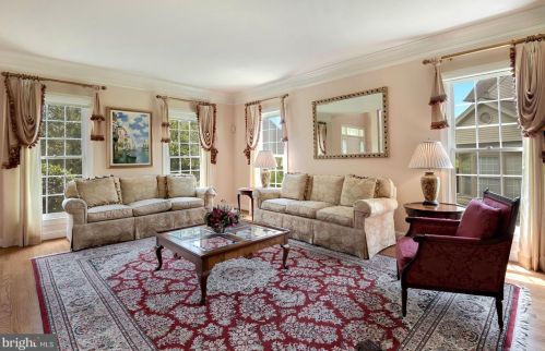 10720 Cloverbrooke Dr, Rockville MD 20854-6372 exterior