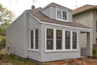 8050 Saginaw Ave, Chicago IL  60617-1351 exterior