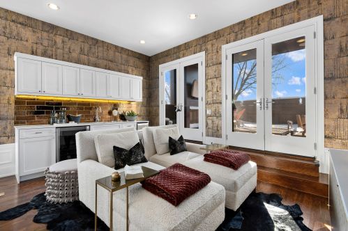 1131 Lill Ave, Chicago IL 60614-2296 exterior