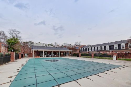 3 Iron Bound Pl, Atlanta GA 30318-1424 exterior