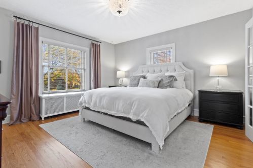 6162 Washington Cir, Milwaukee WI 53213-2472 exterior