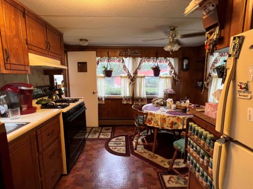 7 Bailey Dr, Concord NH 03303-2700 exterior