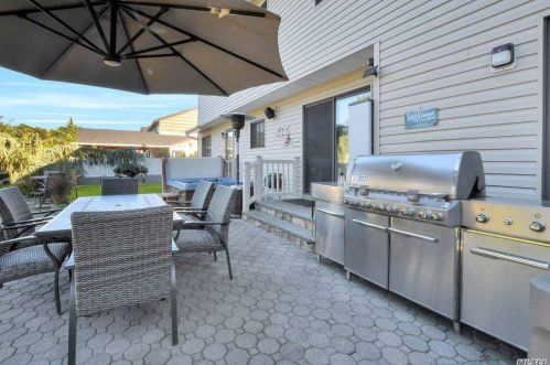 50 Annandale Rd, Commack NY 11725-1746 exterior