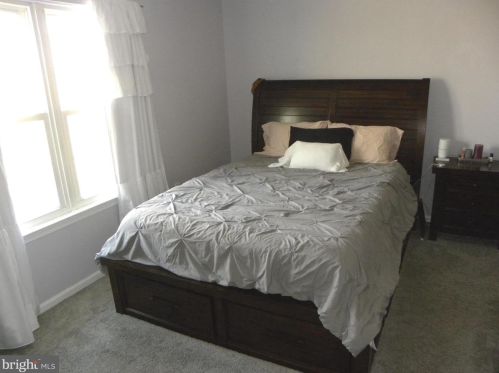 106 Knollwood Ct, Chester PA 19014-1258 exterior