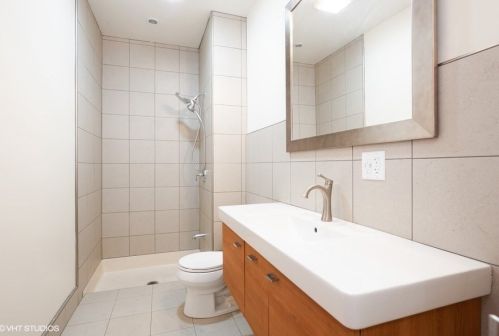 3040 Ashland Ave, Chicago IL  60657-3034 exterior