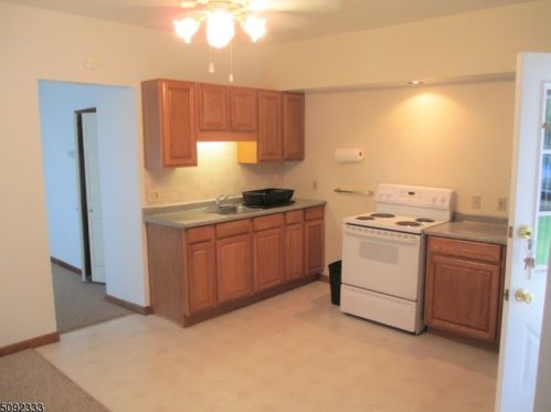 208 Main St, Hackettstown NJ 07840-2039 exterior