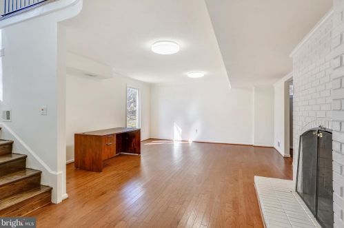 10409 Gainsborough Rd, Rockville MD 20854-2510 exterior