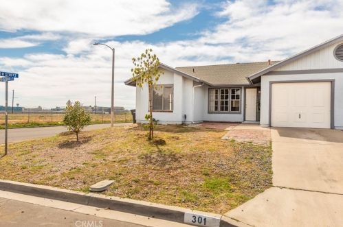 301 Redbud Pl, Perris, CA 92570-2505