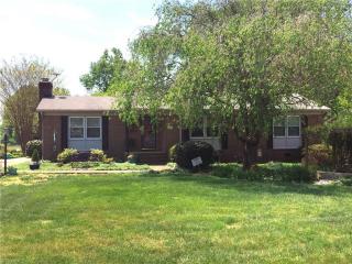 4312 Sunnyside Dr, Greensboro NC  27405-9576 exterior