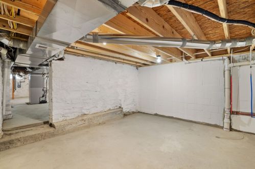 5105 Holmes St, Pittsburgh PA  15201-2433 exterior