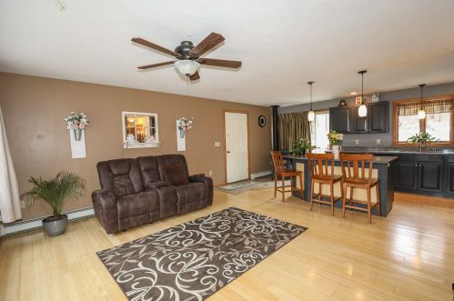 63 Chichester Rd, Concord NH 03307-0706 exterior