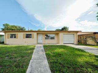 7708 Henry Ave, Tampa, FL 33615-3454