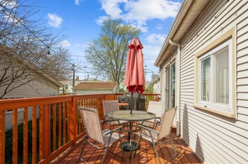 6320 Campbell Ave, Chicago IL 60659-1902 exterior