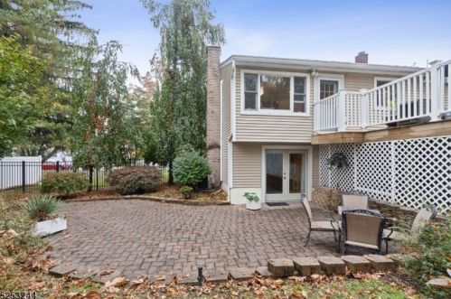 41 Cutter Dr, East Hanover NJ  07936-3047 exterior