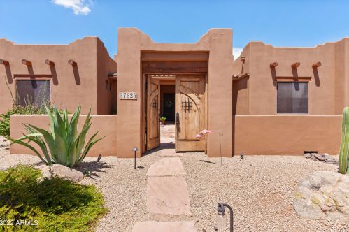 37625 20th St, Phoenix, AZ 85086-8810