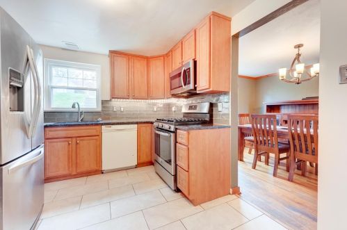 1453 Bellaire Pl, Pittsburgh PA 15226-1907 exterior