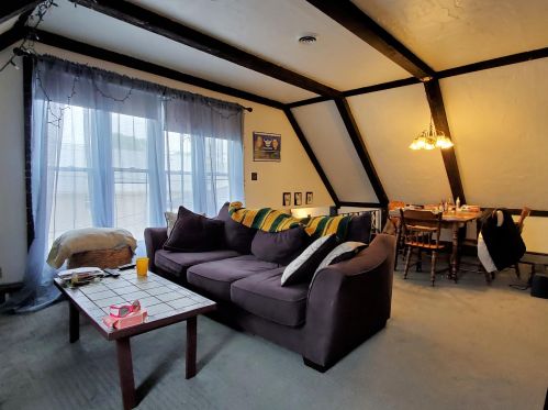 2957 Oakland Ave, Milwaukee, WI 53211-3229