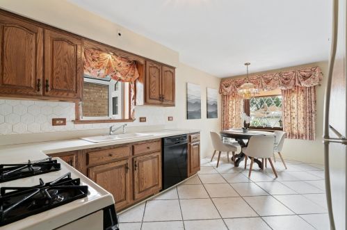 4731 Octavia Ave, Chicago IL 60706-4608 exterior