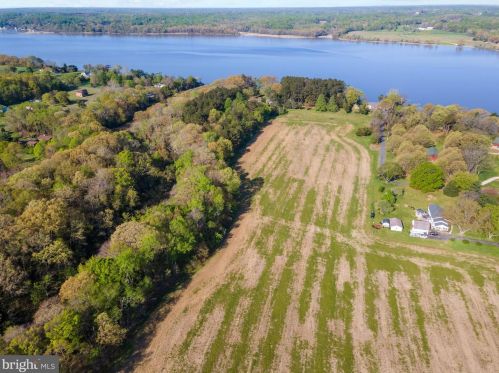 3655 Horn Rd, Huntingtown MD 20639-9546 exterior