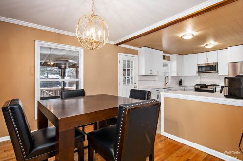 6907 Hillcrest Dr, Bull Valley IL 60012-3217 exterior