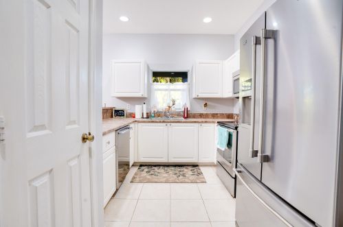 5802 Myrtle Dr, Fort Pierce FL 34982-7535 exterior