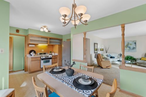 1526 Foster Ave, Milwaukee WI 53221-2823 exterior