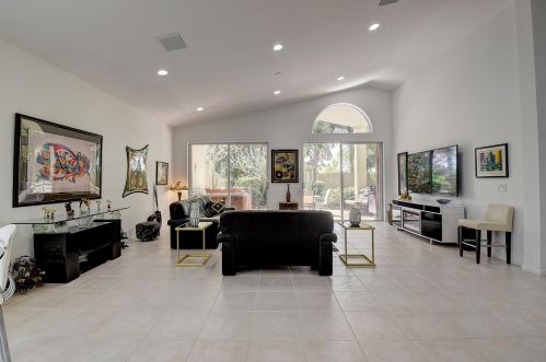 6940 Southport Dr, Boynton Beach FL 33472-6917 exterior