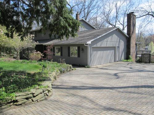 5251 Colony Woods Dr, Kalamazoo MI  49009-9736 exterior