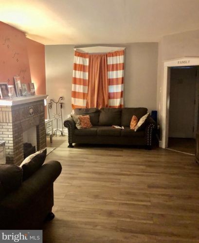 5817 Ditman St, Philadelphia PA 19135-2221 exterior