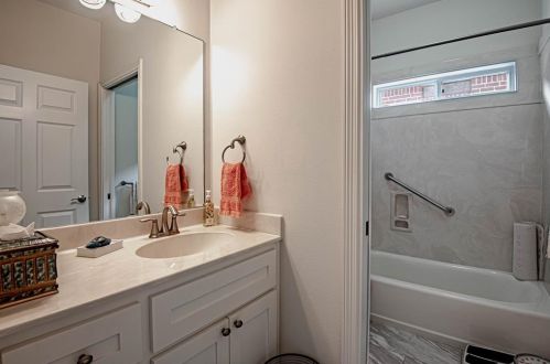 110 18 St, Huntsville TX 77340-4370 exterior