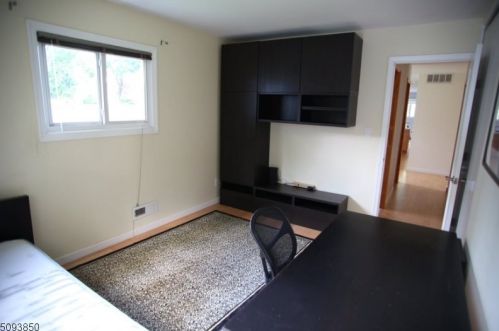 21 Alcott Dr, Livingston NJ  07039-1223 exterior