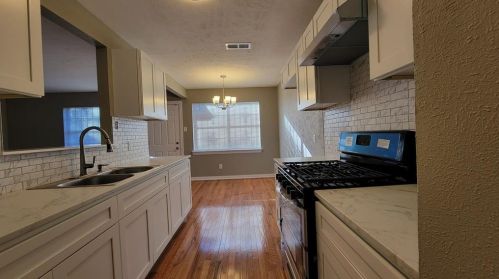 437 Forsythe Dr, Dallas TX 75217-6200 exterior