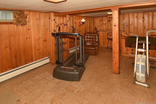 1052 Plymouth St, Windsor CT 06095-3653 exterior