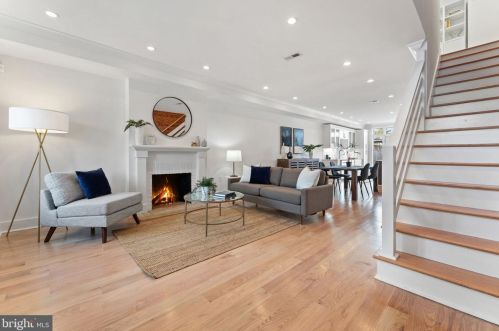 525 10th St, Washington, DC 20003-2807