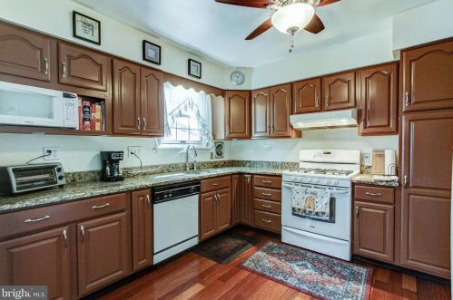 420 Hidden Valley Rd, Chester, PA 19014-2534