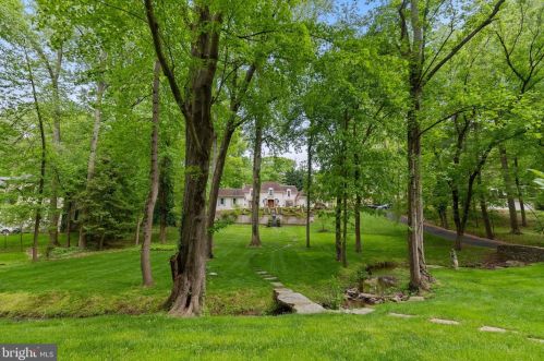 8751 Brook Rd, Mc Lean VA  22102-1507 exterior