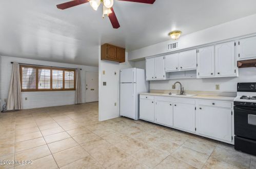 414 Silverbell Rd, Tucson AZ 85745-9385 exterior