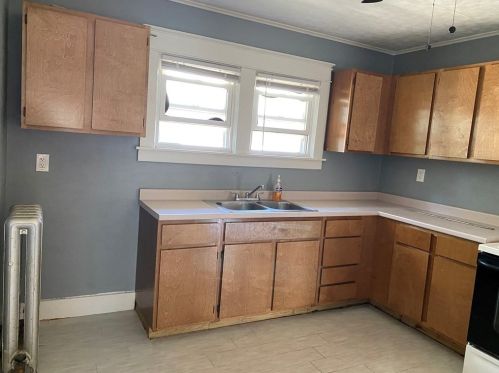 274 Page Blvd, Springfield MA  01104-3043 exterior