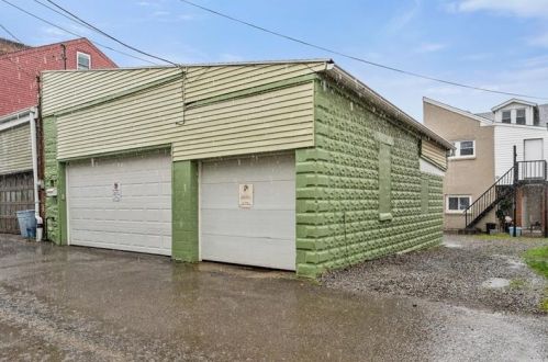 352 Garnet Way, Pittsburgh PA 15224-2005 exterior