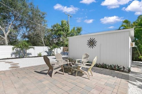 862 95th Ave, Naples FL 34108-2459 exterior